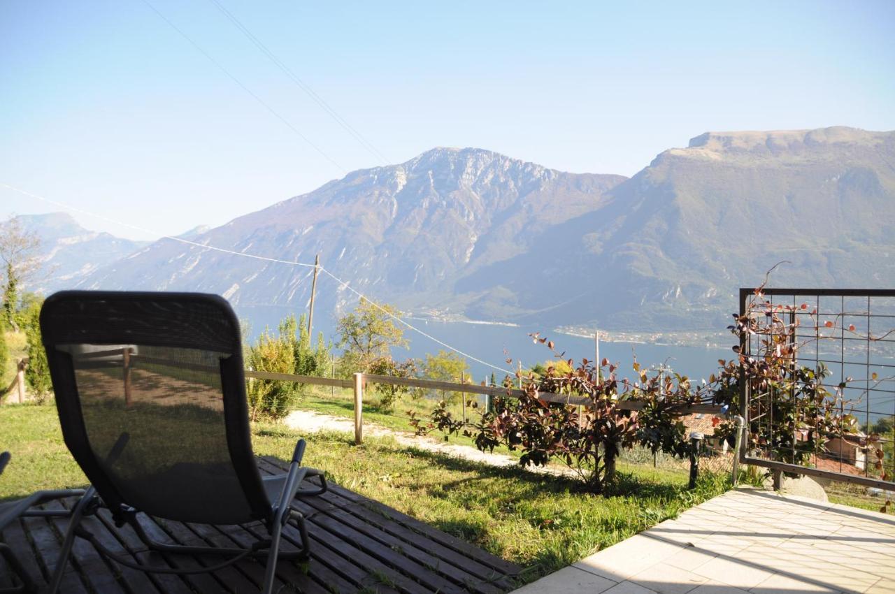 Villetta 56 Blu Yellow And Red Lake View Garden Private Parking By Garda Domus Mea Tremosine Eksteriør bilde