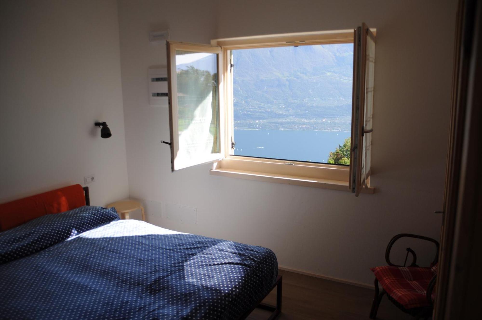 Villetta 56 Blu Yellow And Red Lake View Garden Private Parking By Garda Domus Mea Tremosine Eksteriør bilde