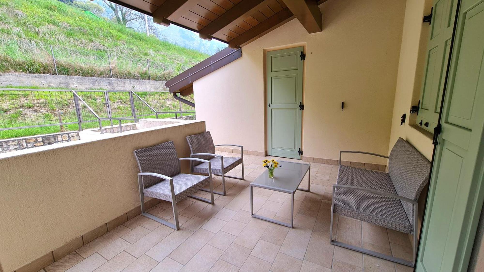 Villetta 56 Blu Yellow And Red Lake View Garden Private Parking By Garda Domus Mea Tremosine Eksteriør bilde